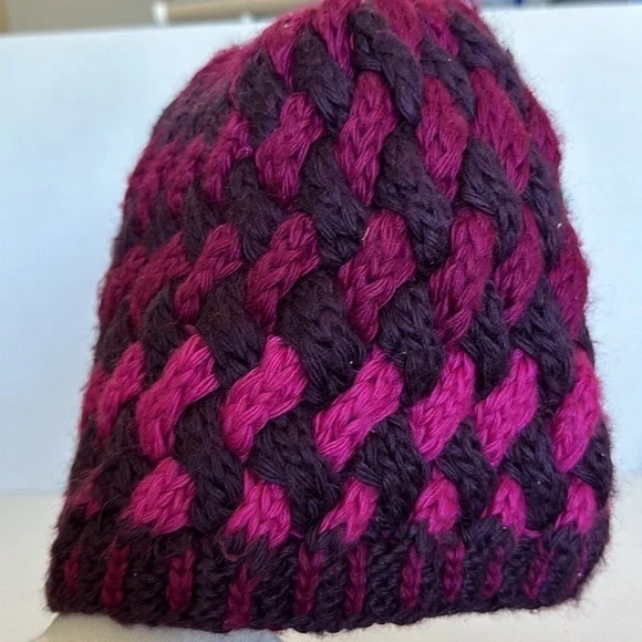 North Face | Pink Purple Woven Beanie - Picture 4 of 13